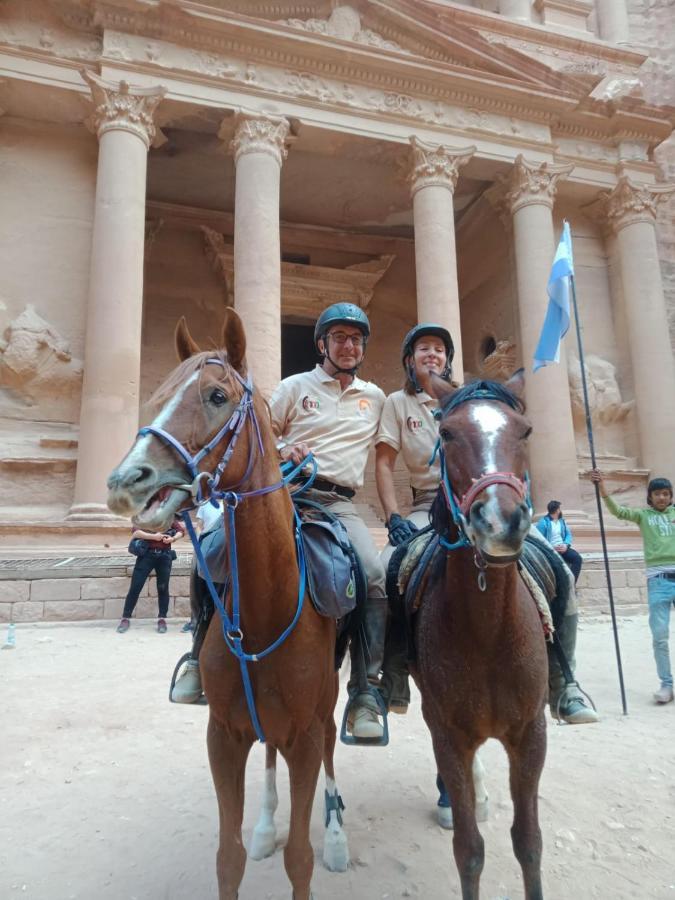 Отель Petra Peace Town Вади Муса Экстерьер фото